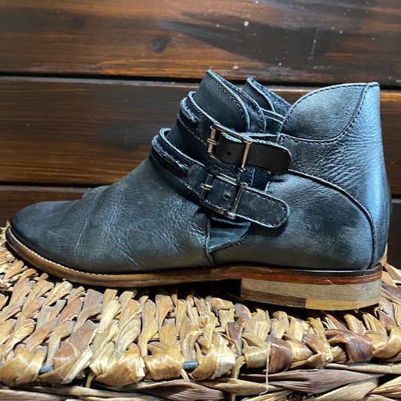 Free people low heel double buckle leather city style shooties size 37M EXC COND - Picture 5 of 15